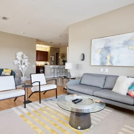 Stunning Vista Cay Lake View Penthouse Loft Near Theme Parks And Walk To The Convention Center